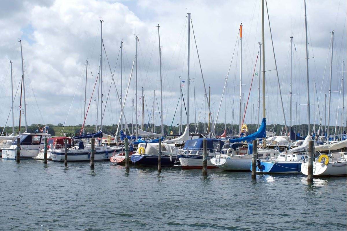 Sejlbåde i lystbådehavn